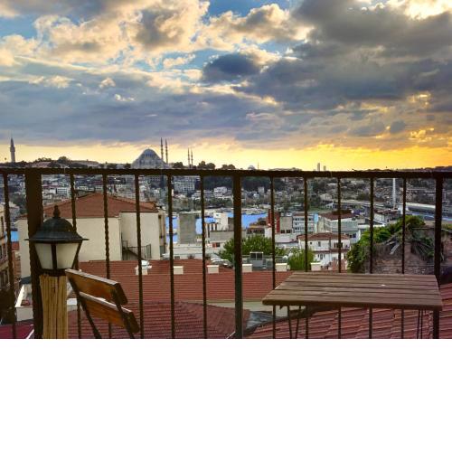 Apartment 51m² next to Galata Tower + Sea View Terrace Golden Horn