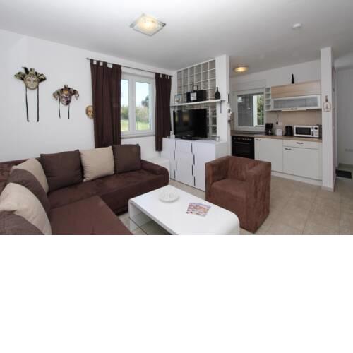Apartment Adi