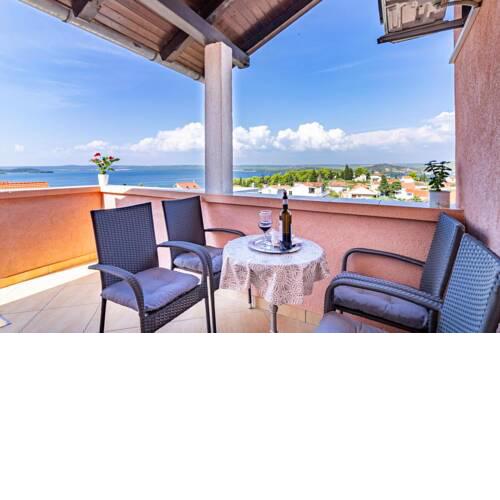Apartment ALAN Sibenik - Bilice - CDN04100e-DYB