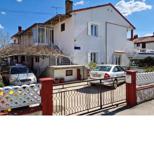 Apartment and room Josip 2070