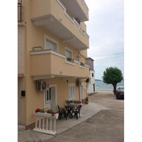 Apartment Ante