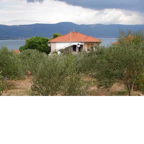 Apartment Arbanija 9423a