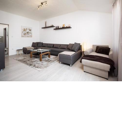 Apartment Aston