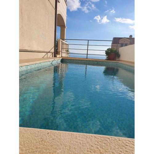 Apartment Azure Pool