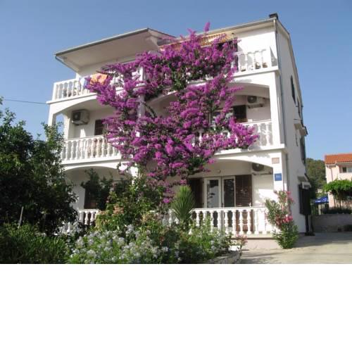 Apartment Barbat 17620a