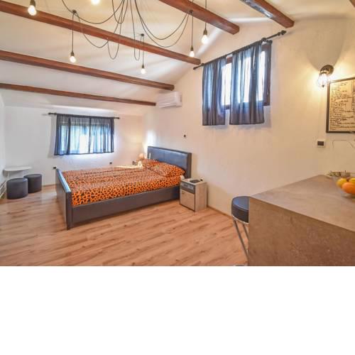 Apartment Bare.3
