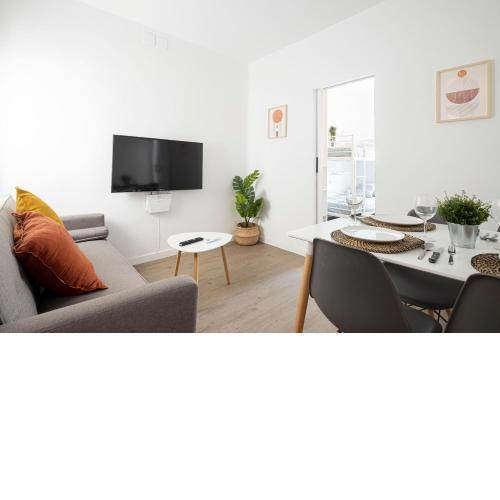 APARTMENT BEACH PICASSO