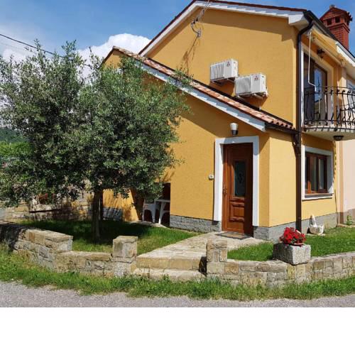 Apartment between the vineyard