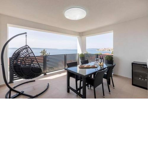 Apartment by Joe
