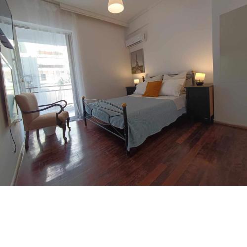 Apartment by the Sepolia metro