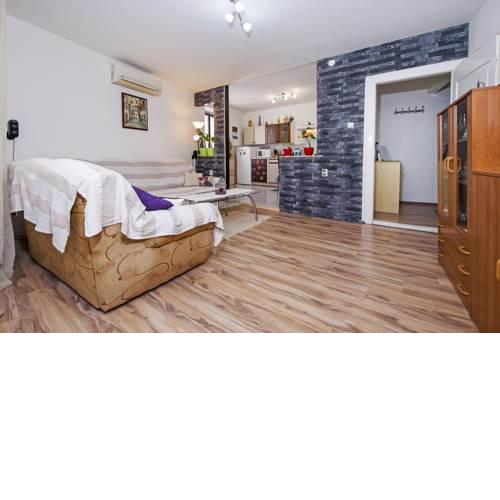 Apartment Carera 1900