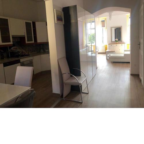 Apartment Danube view central market
