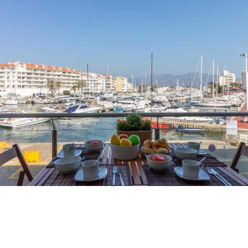Apartment Del Port-3 by Interhome