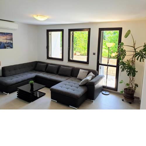 Apartment Deni