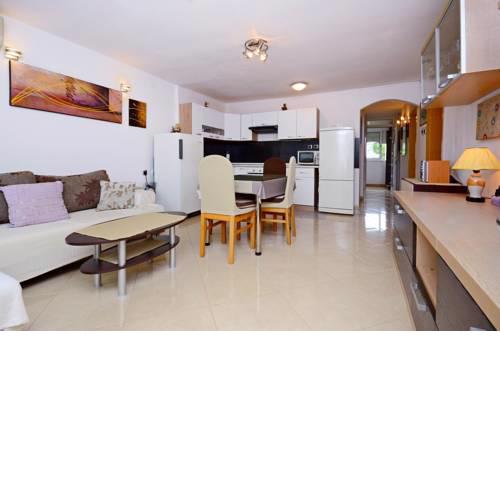 Apartment Diamar