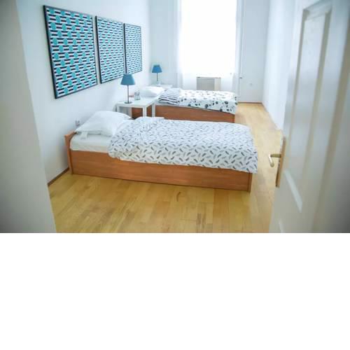 Apartment Downtown Karoly