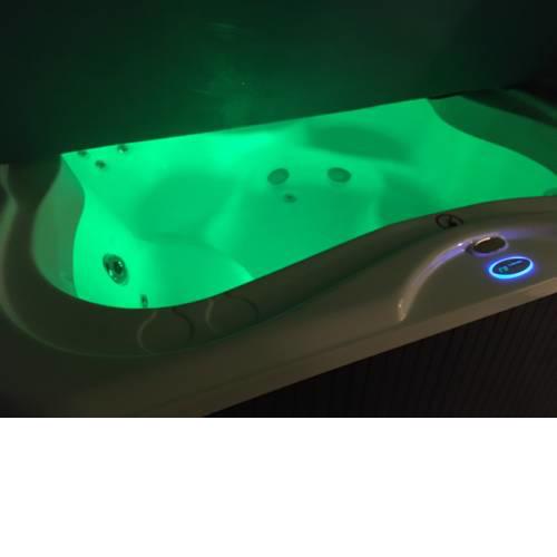 Apartment Electro with Jacuzzi