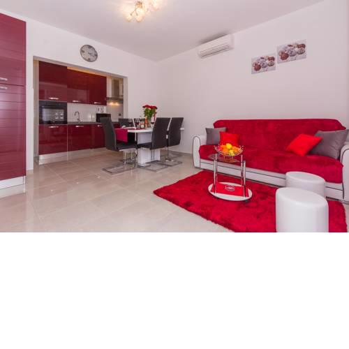Apartment Ema