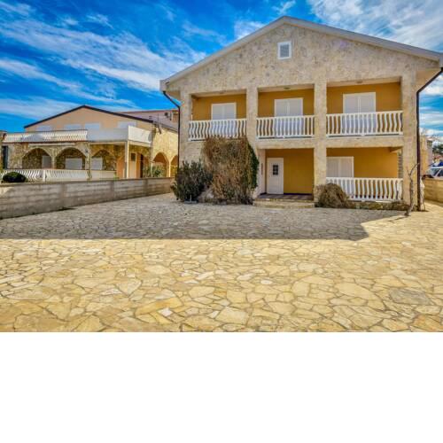 Apartment Fliri