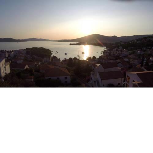 Apartment for four persons with sea view in Trogir near the beach