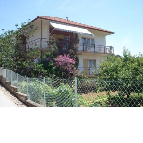 Apartment Frane