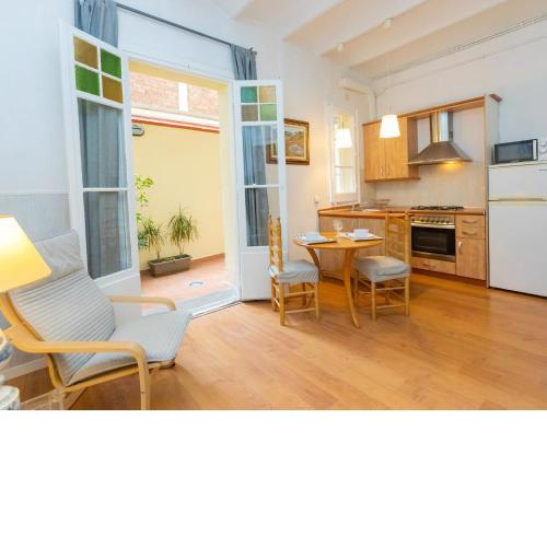 Apartment Gracia Torrijos by Interhome