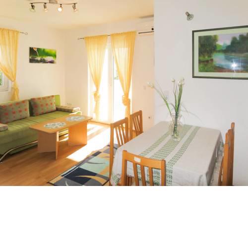Apartment Haus Jadran (NIN123)