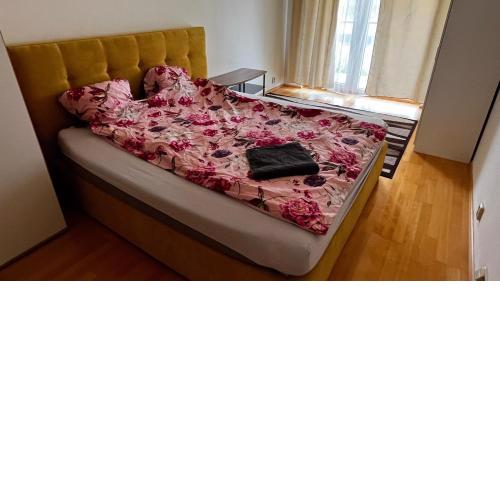 Apartment Hurka - 15 min by metro to Downtown