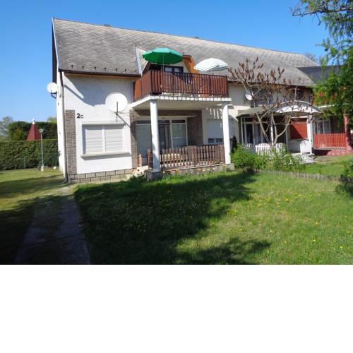 Apartment in Balatonfenyves 18473