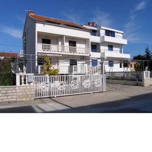 Apartment in Biograd na Moru with sea view, balcony, air conditioning, Wi-Fi (4800-4)