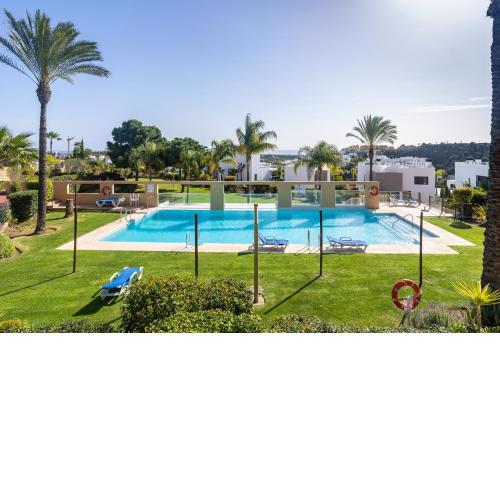 Apartment in Estepona with sea view