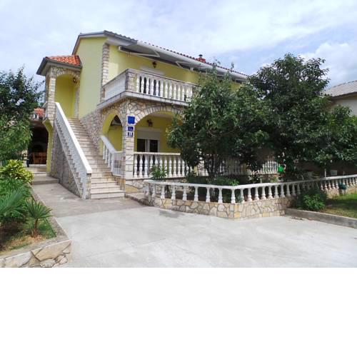 Apartment in Novi Vinodolski 15374