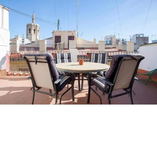 APARTMENT IN OLD CITY / 1TH FLOOR / TERRACE 4 TH FLOOR / PLAZA LA REINA