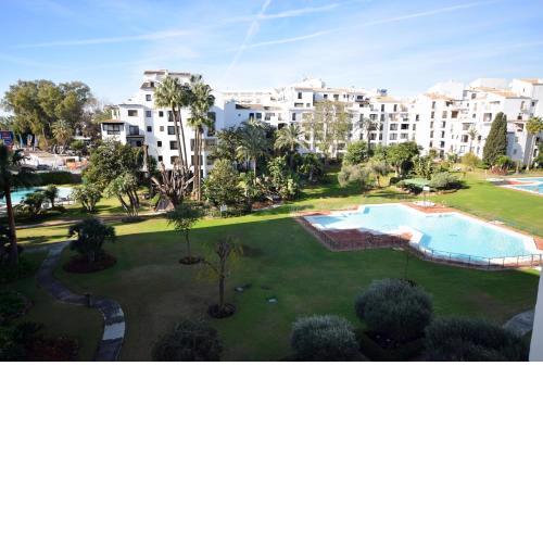 Apartment in Puerto Banus