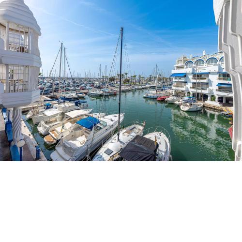 Apartment in Puerto Marina with Sea Views, FIRST LINE, Holiday Rentals Apartment