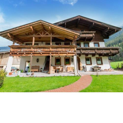 Apartment in Saalfelden am Steinernen Meer with terrace