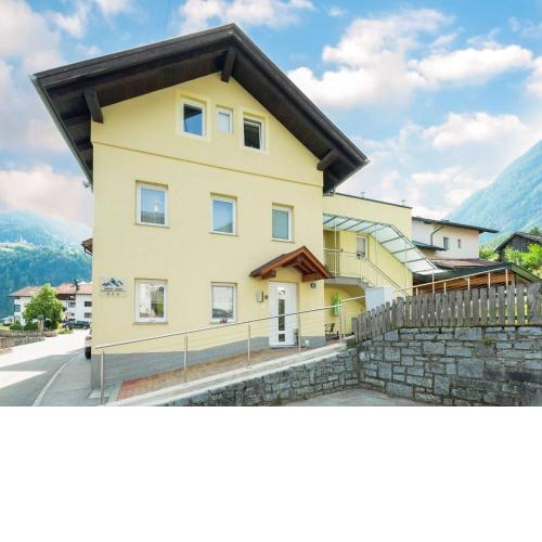 Apartment in Sautens with a roof terrace and barbecue