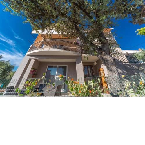 Apartment in Sveti Filip i Jakov with sea view, balcony, air conditioning, Wi-Fi (4808-2)