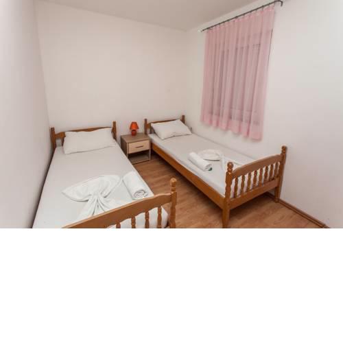 Apartment Jaka - Novalja