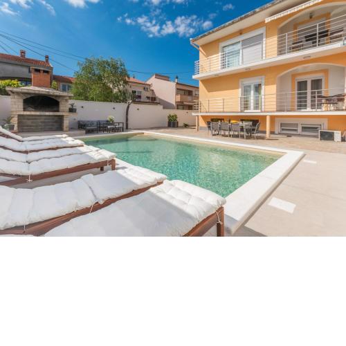 Apartment Jakov with pool