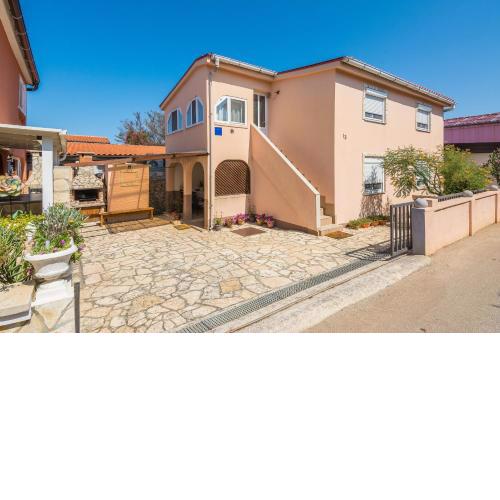 Apartment Jelena 50m From The Beach