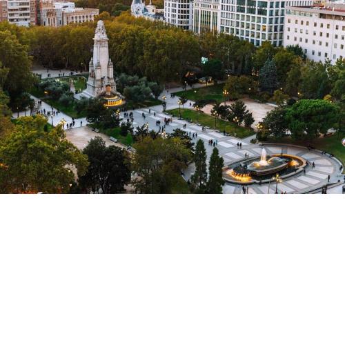 Apartment located in Plaza España