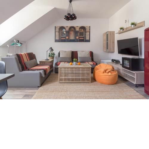 Apartment Lona