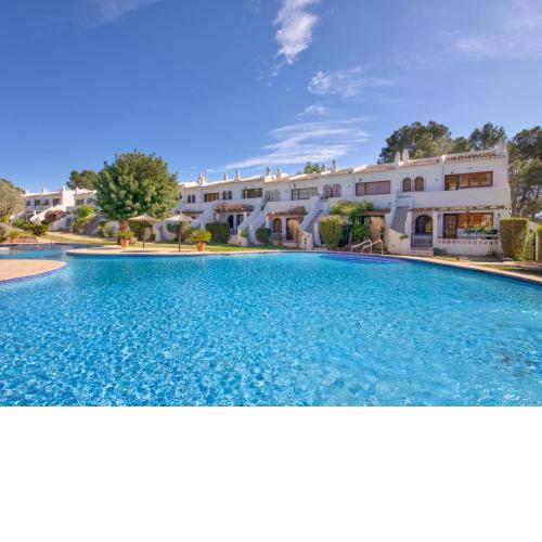 Apartment Los Lagos by Interhome