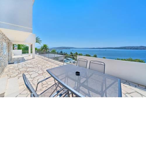 Apartment Lozovina - panoramic sea view