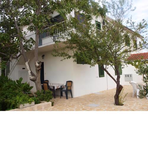 Apartment Lubinovo, 21224, Slatine, Croatie