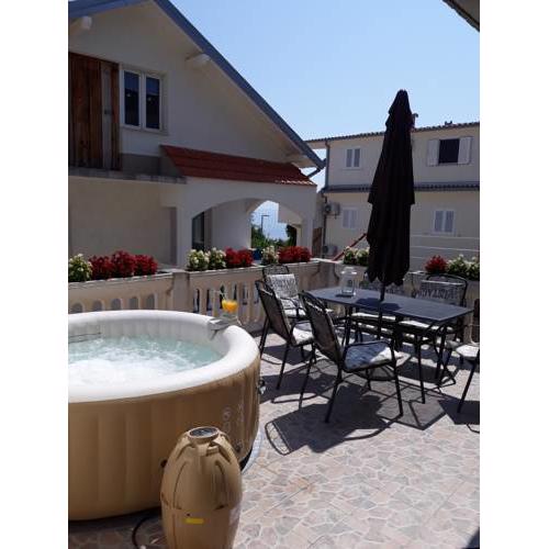 Apartment Lucky with Jacuzzi