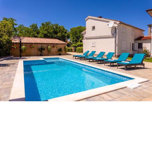 Apartment LuNi with swimmingpool