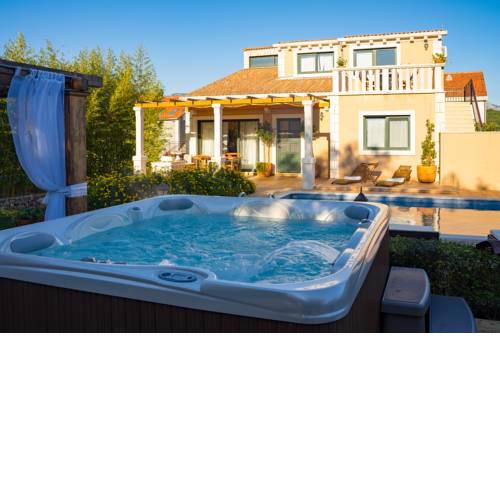 Apartment Maha pool n jacuzzi