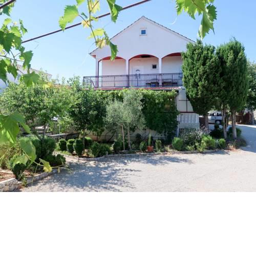 Apartment Milinkovic (KRK247)